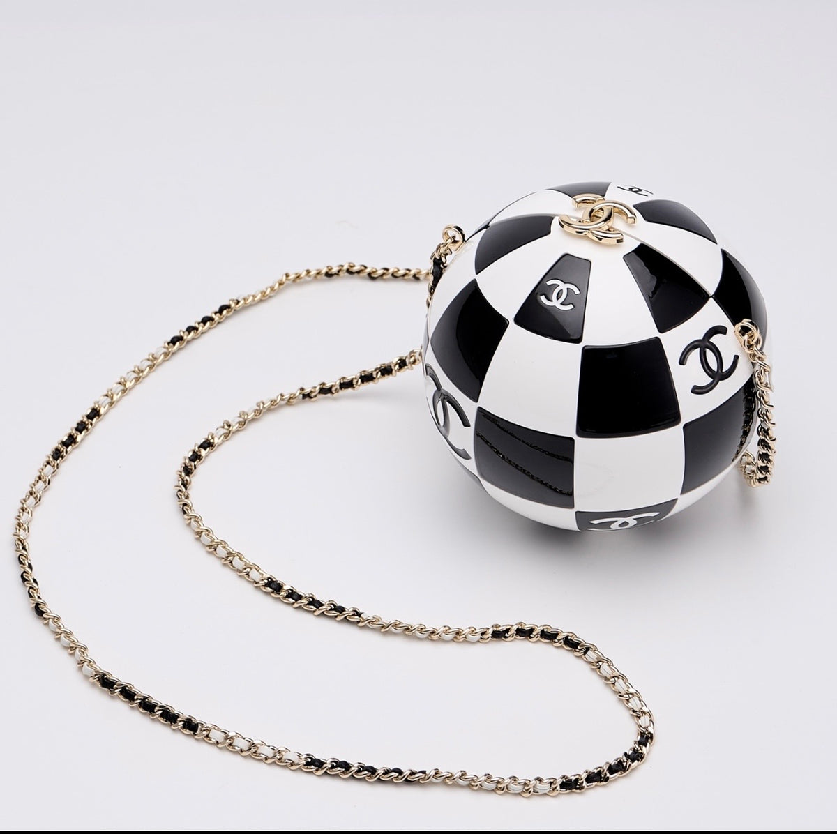 ⚽🖤 Luxe Soccer Ball Statement Bag — PRE-ORDER