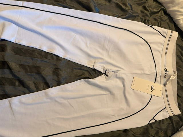 ALO Yoga White Yoga Set with Black Trim